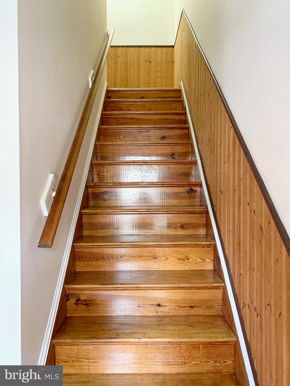 301 Brunswick Road Stephens City, VA 22655 - Photo 11 of 20 Staircase to upper level