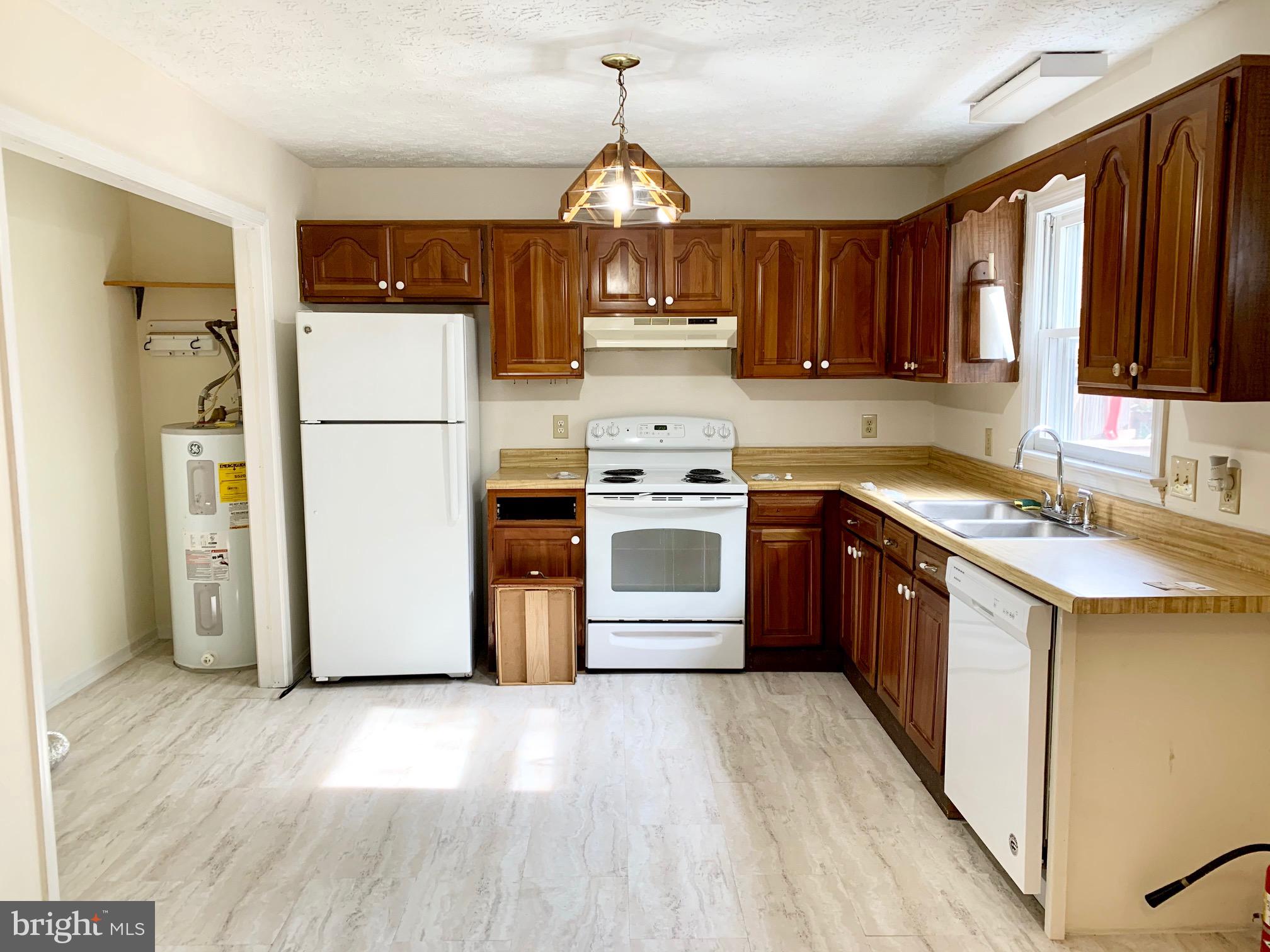 301 Brunswick Road Stephens City, VA 22655 - Photo 7 of 20 Kitchen