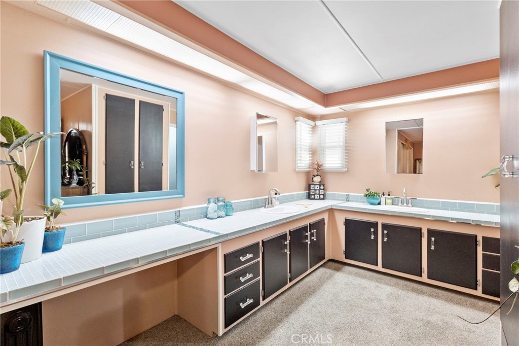 9679 Rosedale Drive Calimesa, CA 92320 - Photo 28 of 39 Primary Bath