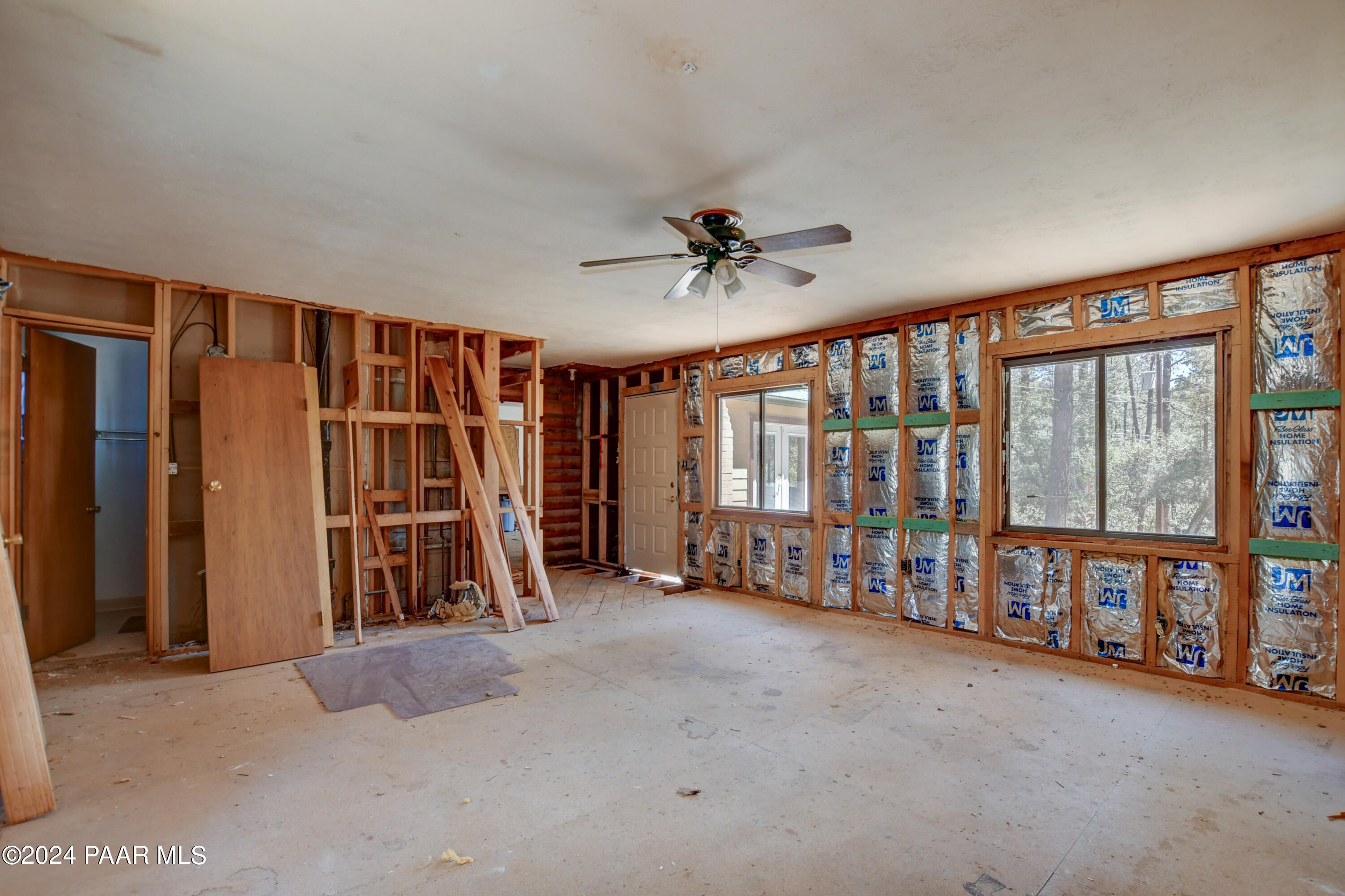 4560 South Feldspar Road Prescott, AZ 86303 - Photo 13 of 29 Primary Bedroom 1