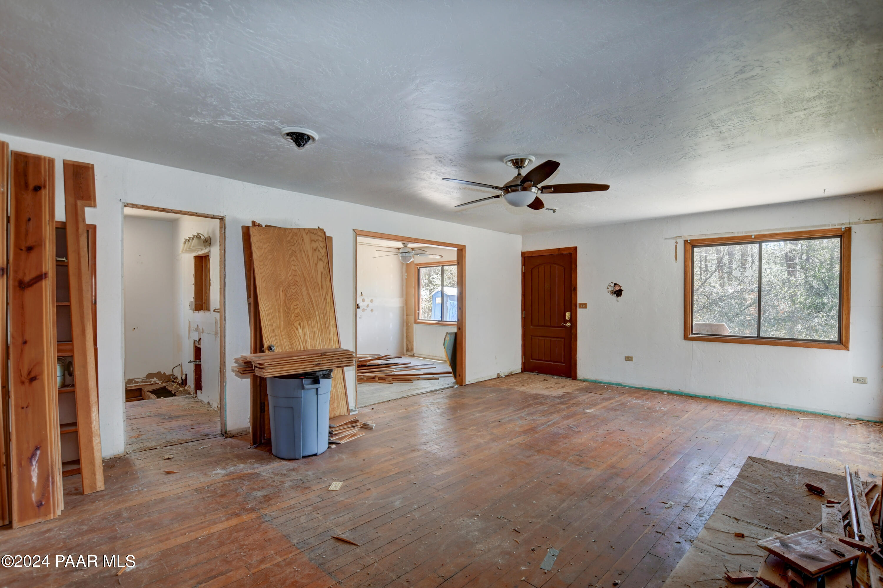 4560 South Feldspar Road Prescott, AZ 86303 - Photo 5 of 29 Living Room 3