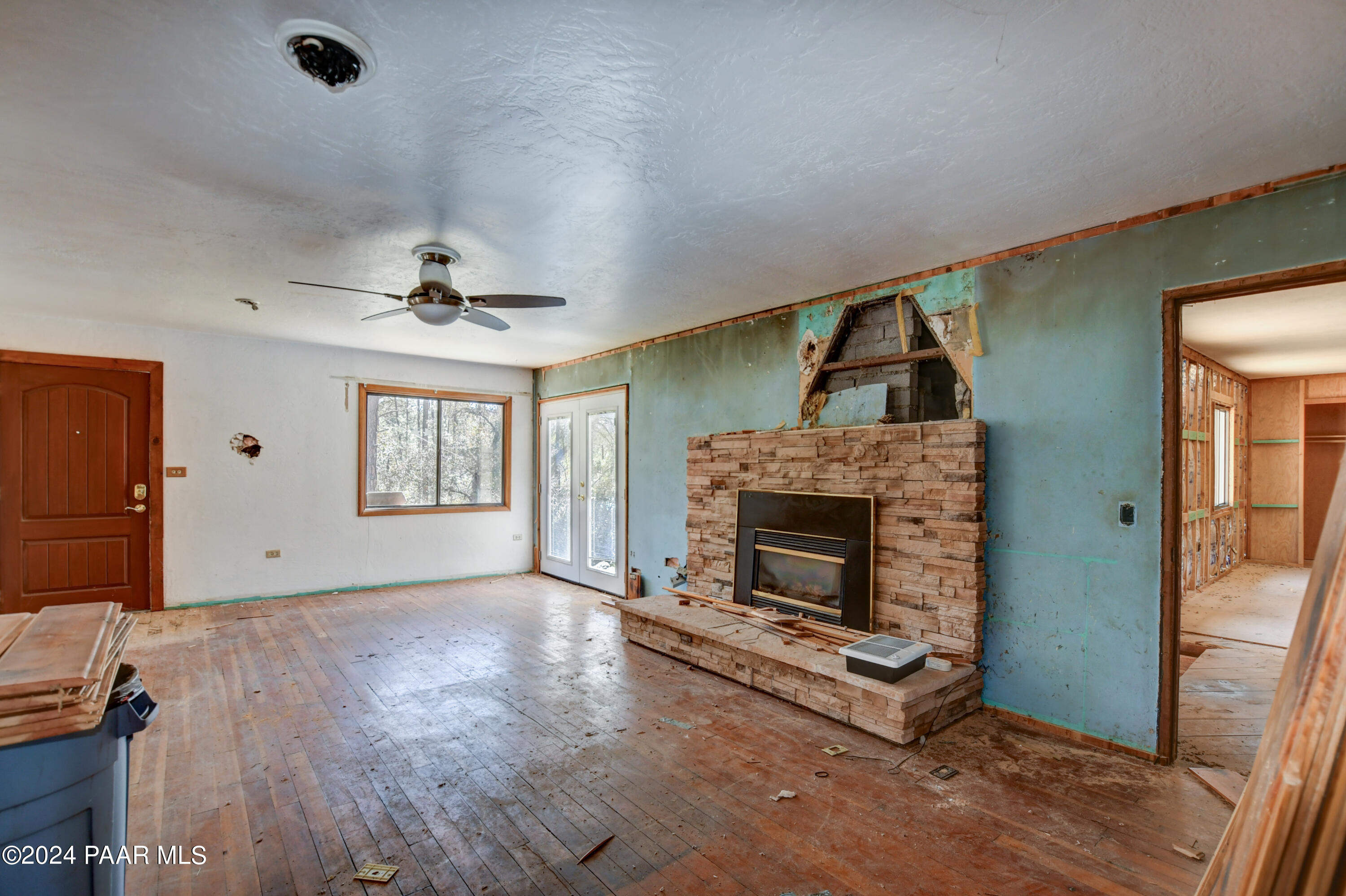 4560 South Feldspar Road Prescott, AZ 86303 - Photo 6 of 29 Living Room 2