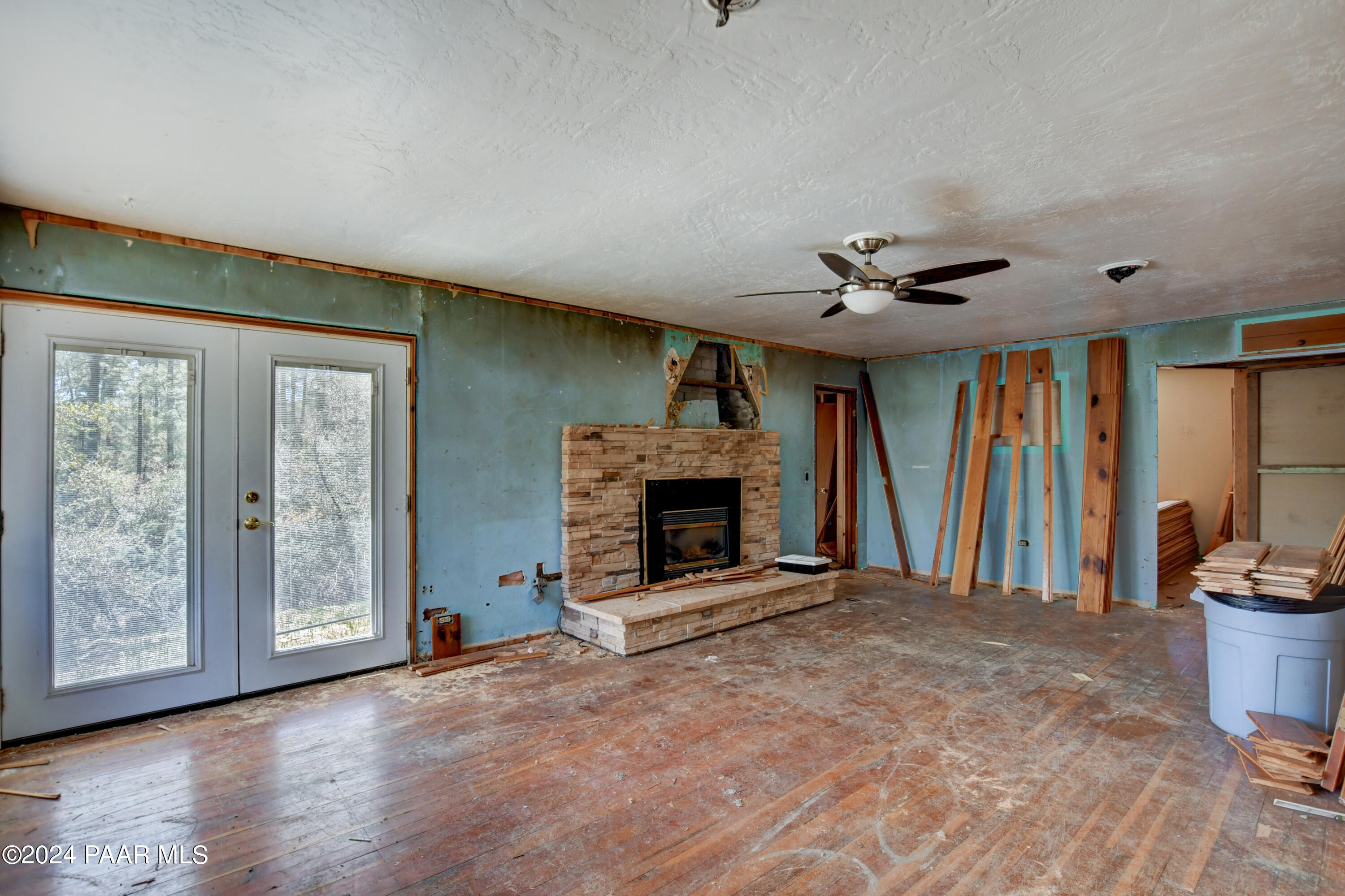 4560 South Feldspar Road Prescott, AZ 86303 - Photo 7 of 29 Living Room 1