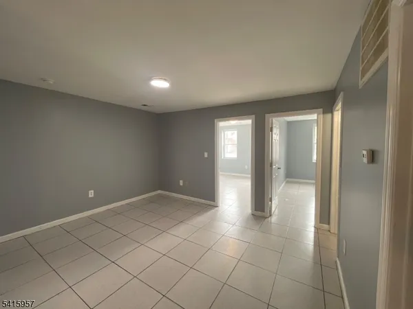 $2,600 | 87 1st Street, Unit 2, Elizabeth Port, NJ 07206