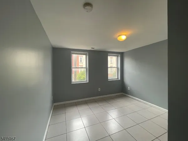 $2,600 | 87 1st Street, Unit 2, Elizabeth Port, NJ 07206