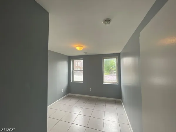 $2,600 | 87 1st Street, Unit 2, Elizabeth Port, NJ 07206