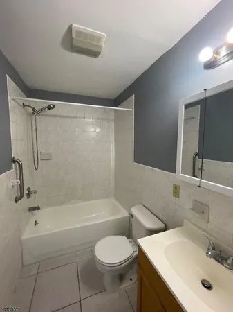 $2,600 | 87 1st Street, Unit 2, Elizabeth Port, NJ 07206