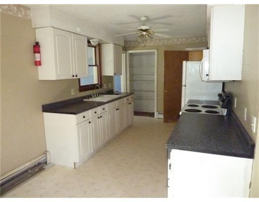 513 Main Road Eddington, ME 04428 - Photo 4 of 10 Kitchen.