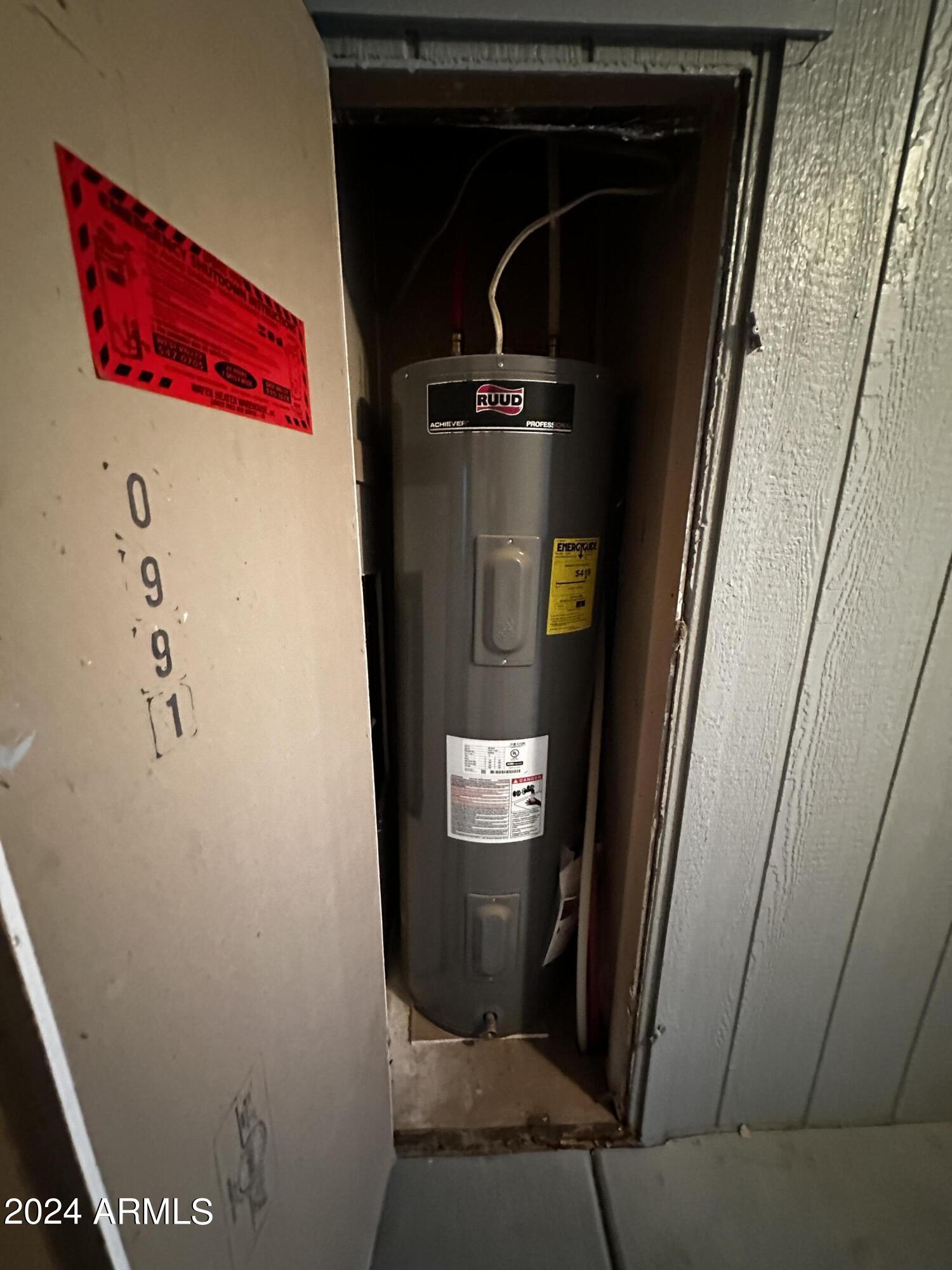3500 South Tomahawk Road, Unit 110 Apache Junction, AZ 85119 - Photo 22 of 59 Hot Water Tank