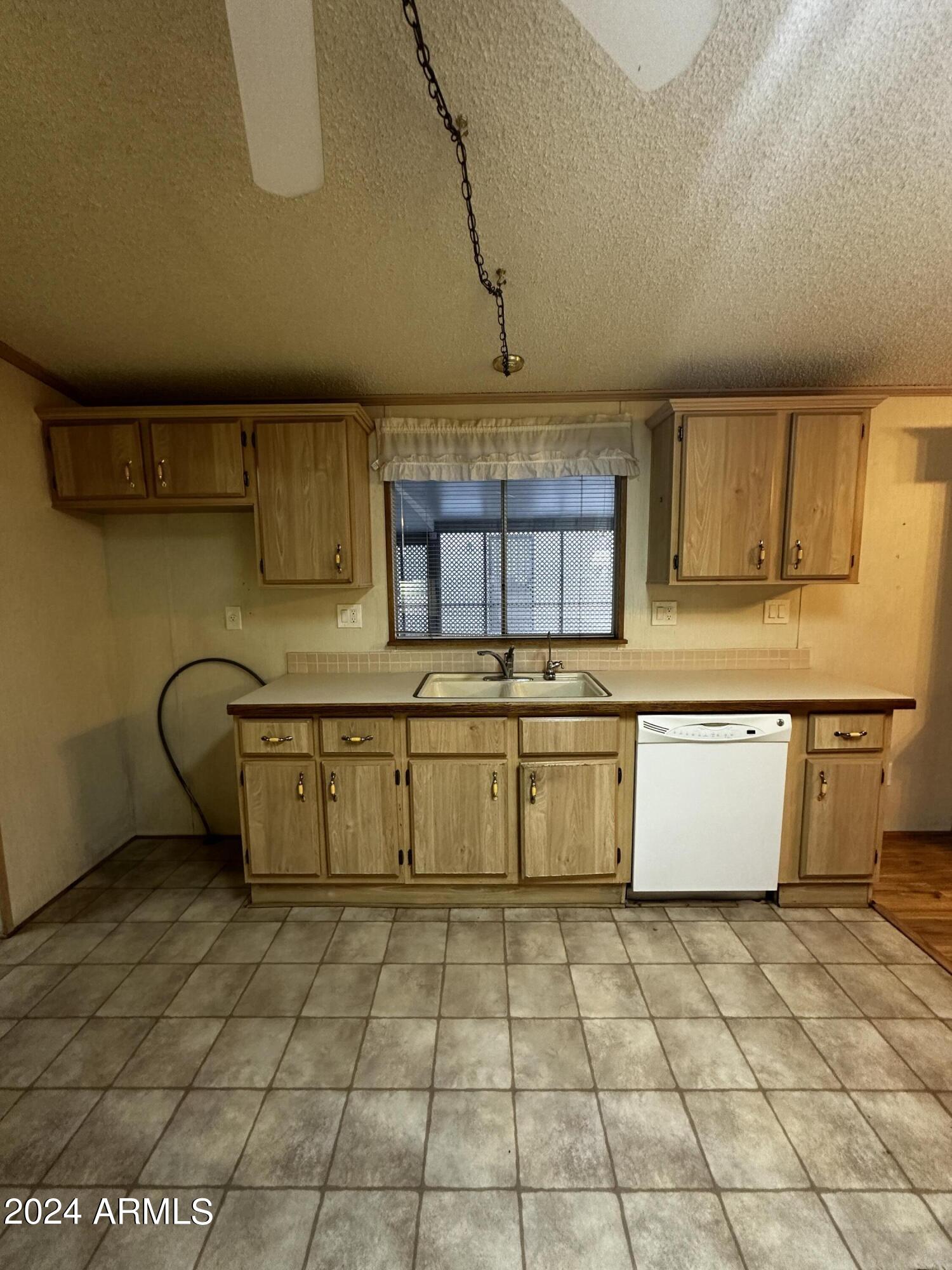 3500 South Tomahawk Road, Unit 110 Apache Junction, AZ 85119 - Photo 28 of 59 Kitchen