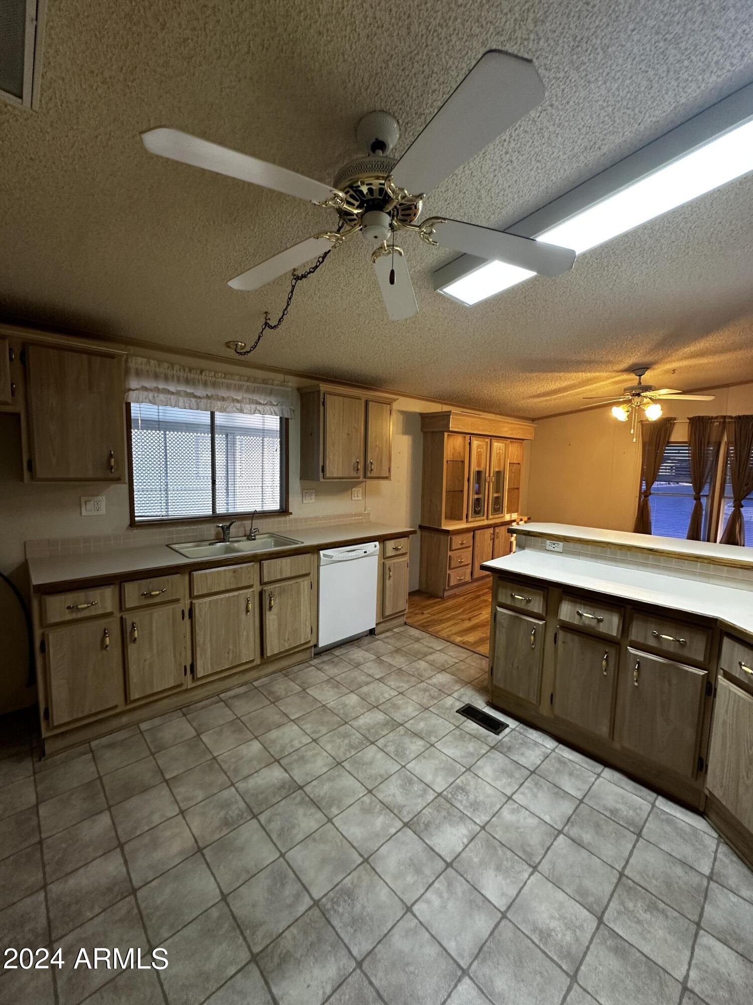 3500 South Tomahawk Road, Unit 110 Apache Junction, AZ 85119 - Photo 29 of 59 Kitchen