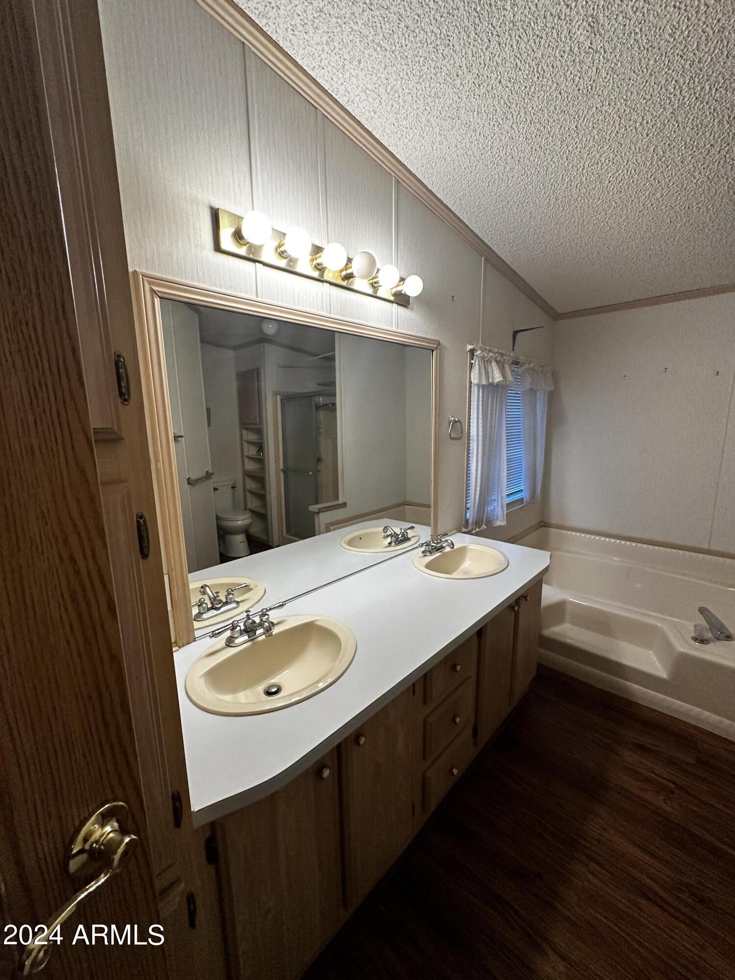 3500 South Tomahawk Road, Unit 110 Apache Junction, AZ 85119 - Photo 55 of 59 Primary Bath