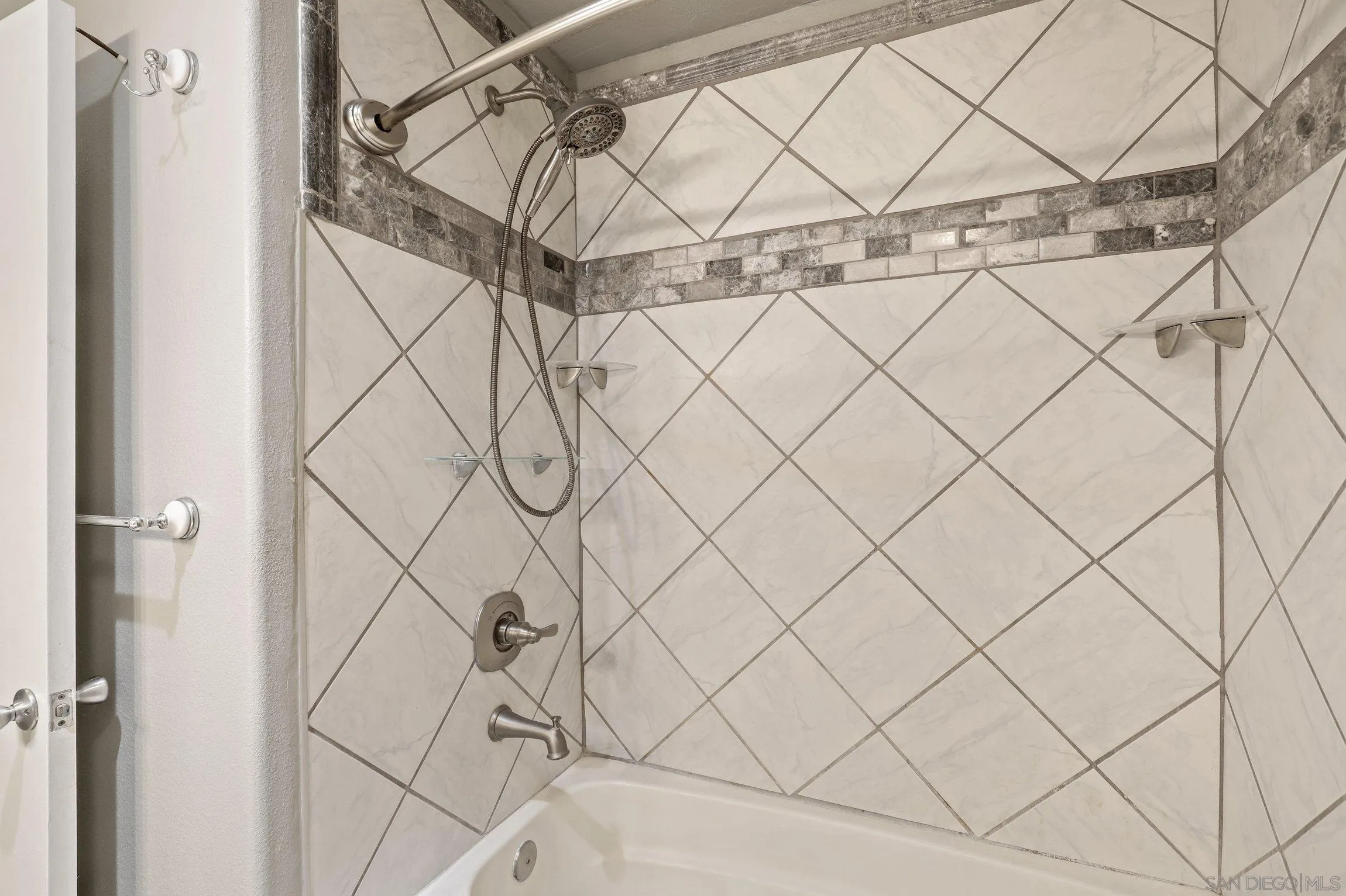 5999 Rancho Mission Road, Unit 214 San Diego, CA 92108 - Photo 15 of 21 Gallery Image 15
