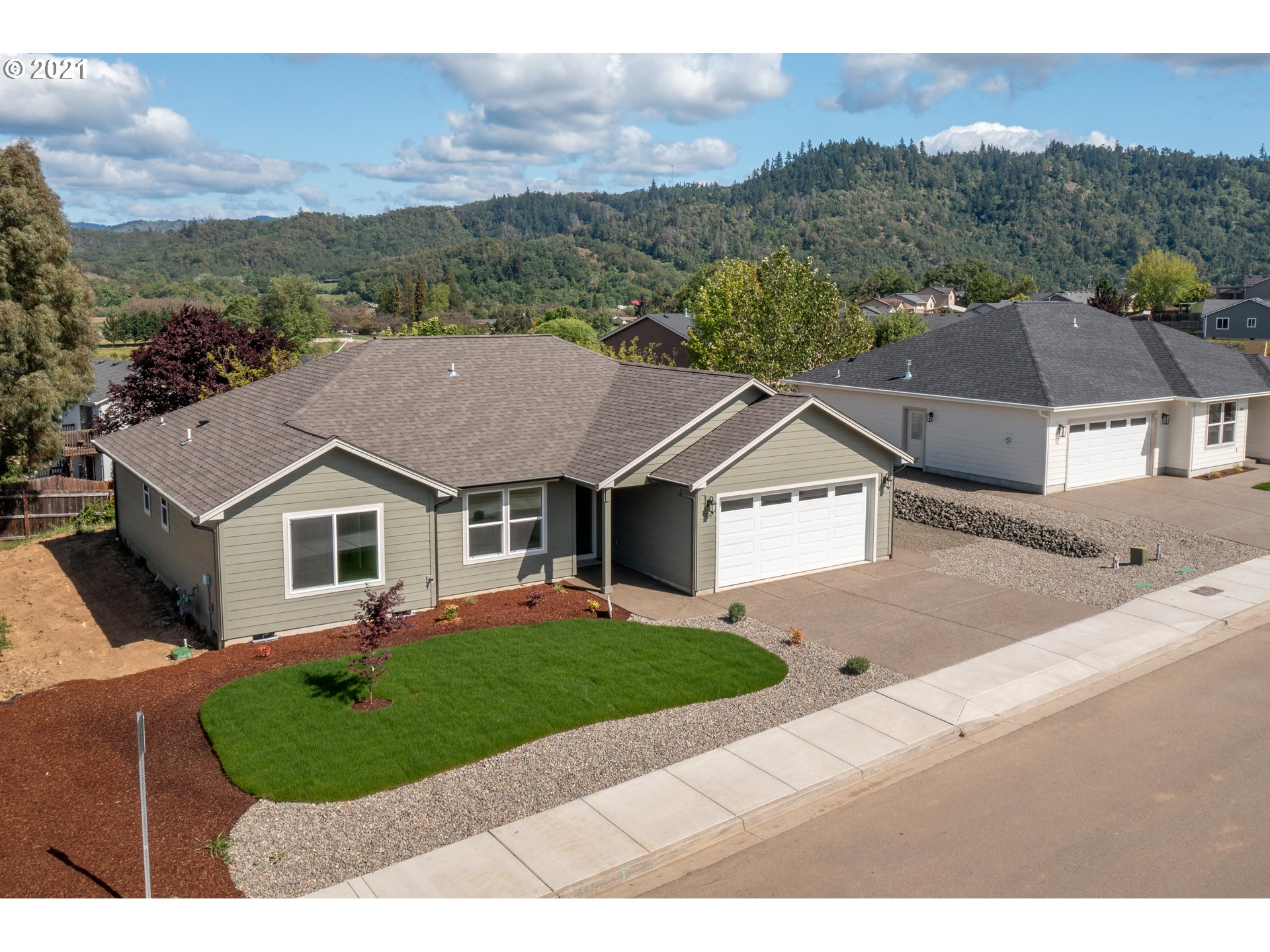 300 Northeast Rose Ridge Drive Winston, OR 97496 - Photo 2 of 28 Gallery Image 2
