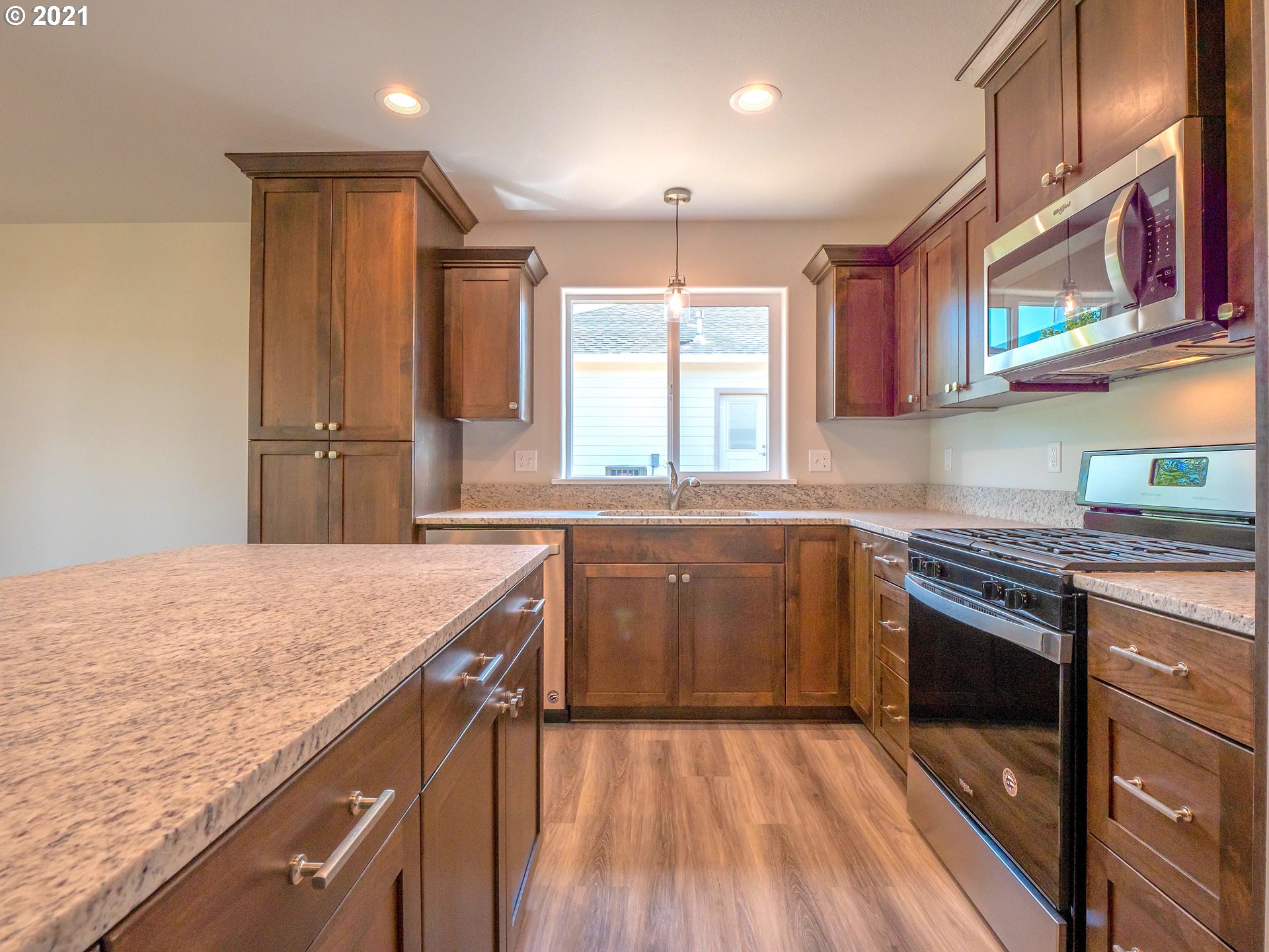 300 Northeast Rose Ridge Drive Winston, OR 97496 - Photo 12 of 28 Gallery Image 12