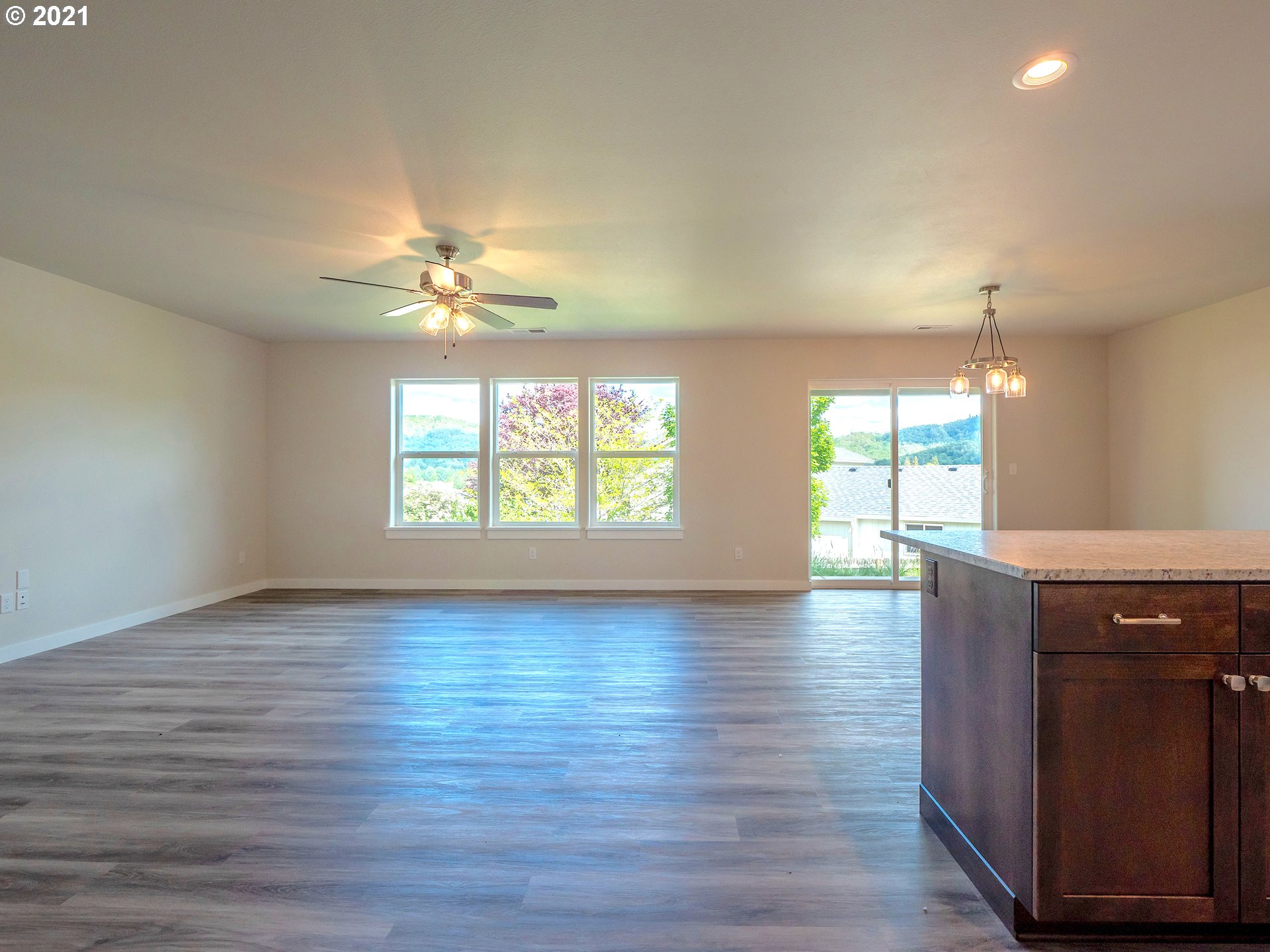 300 Northeast Rose Ridge Drive Winston, OR 97496 - Photo 14 of 28 Gallery Image 14