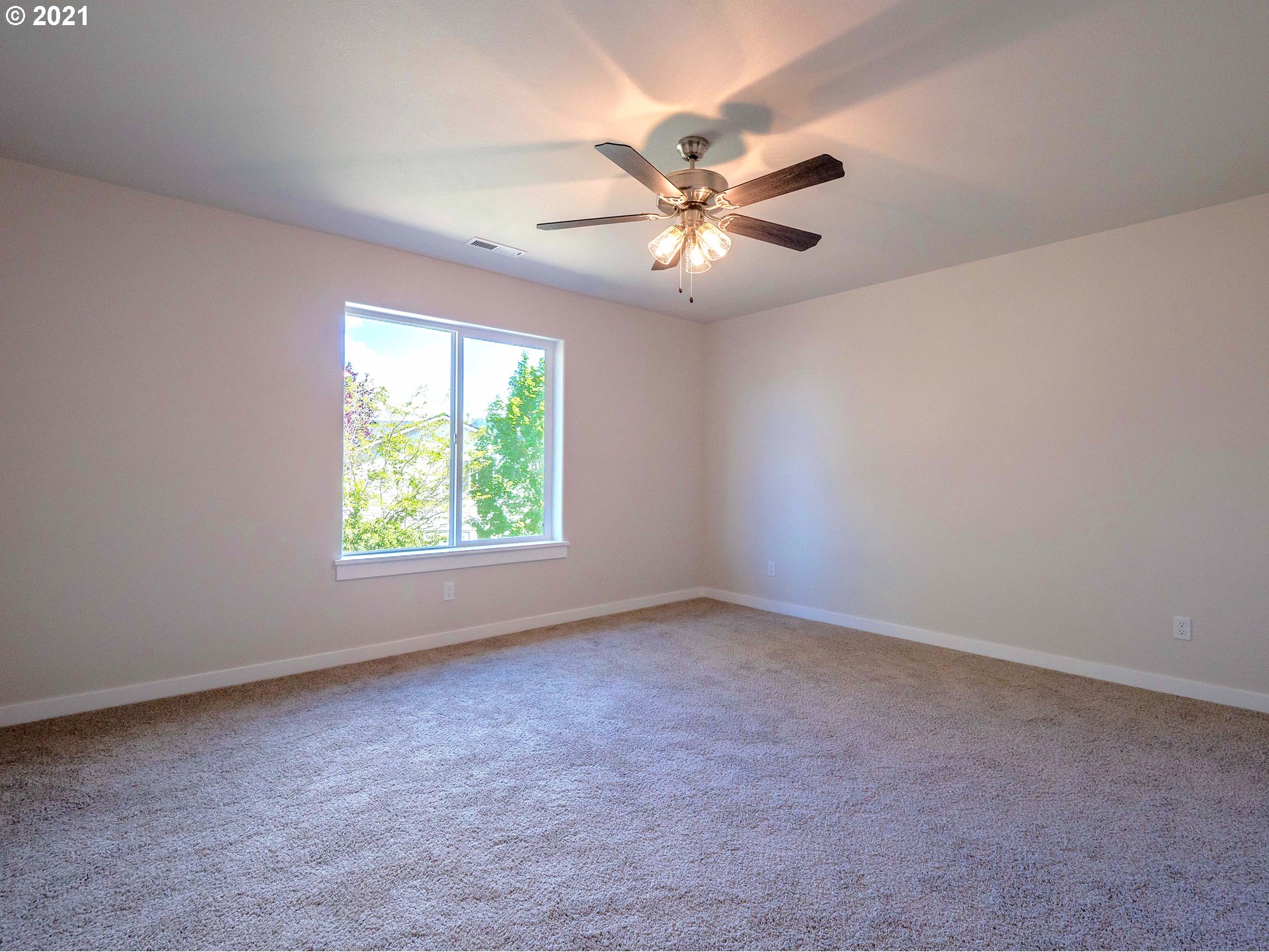 300 Northeast Rose Ridge Drive Winston, OR 97496 - Photo 15 of 28 Gallery Image 15