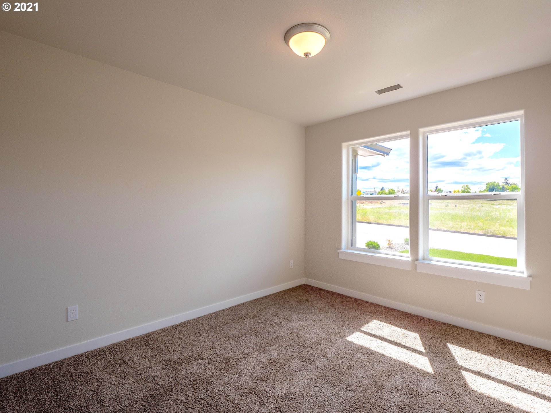 300 Northeast Rose Ridge Drive Winston, OR 97496 - Photo 19 of 28 Gallery Image 19