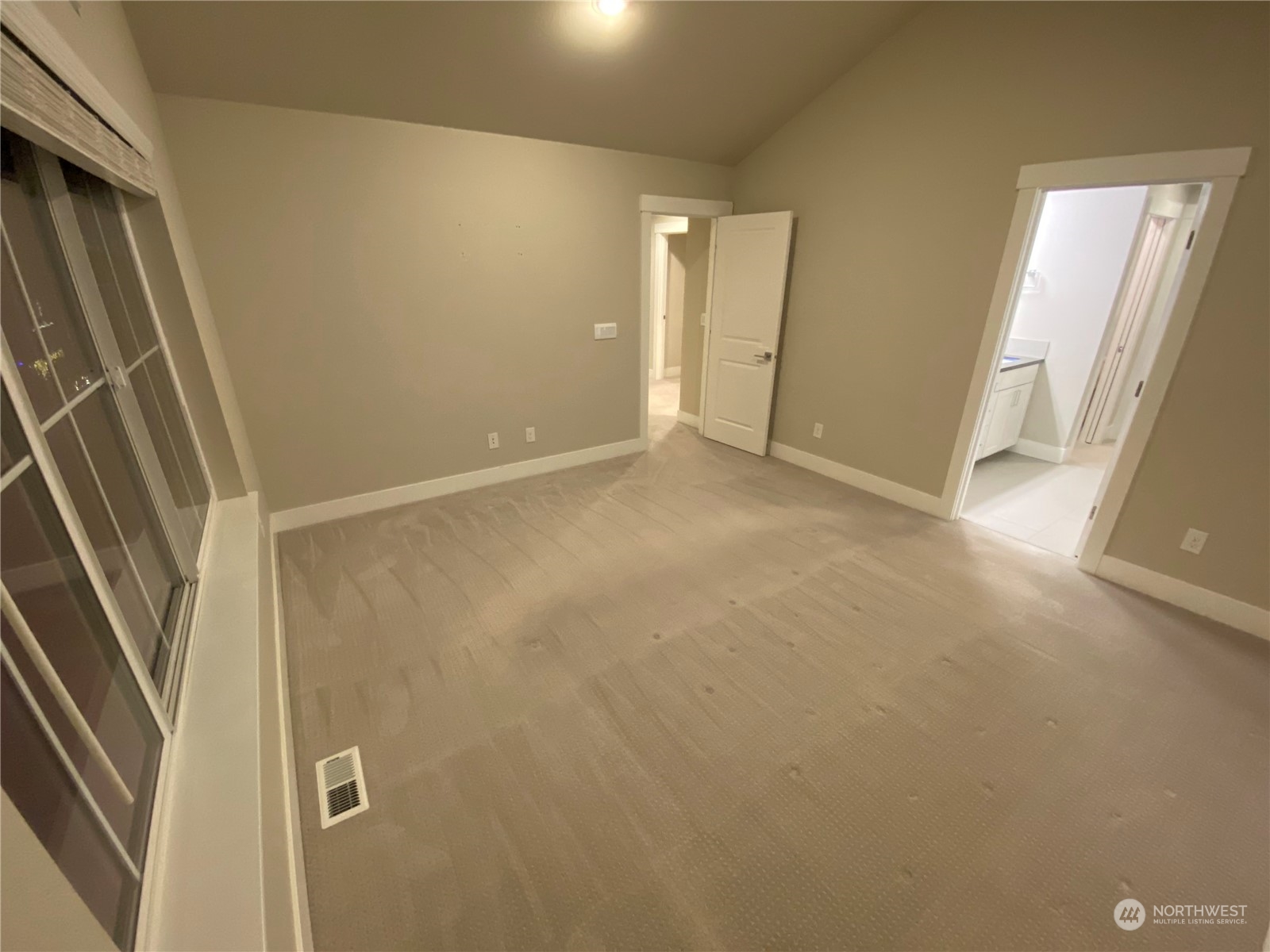 19721 Meridian Place West Bothell, WA 98012 - Photo 7 of 24 a view of an empty room
