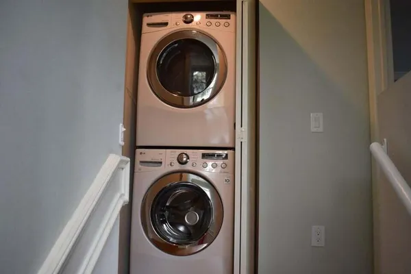 a close up view of a washer and dryer