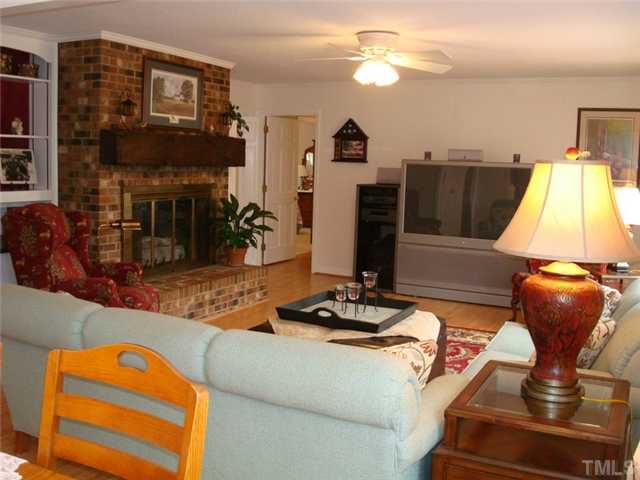 7905 Hollander Place Raleigh, NC 27606 - Photo 16 of 25 Gallery Image 16