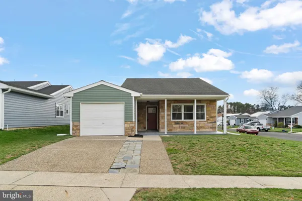 $369,999 | 2 Farrington Court, Southampton, NJ 08088