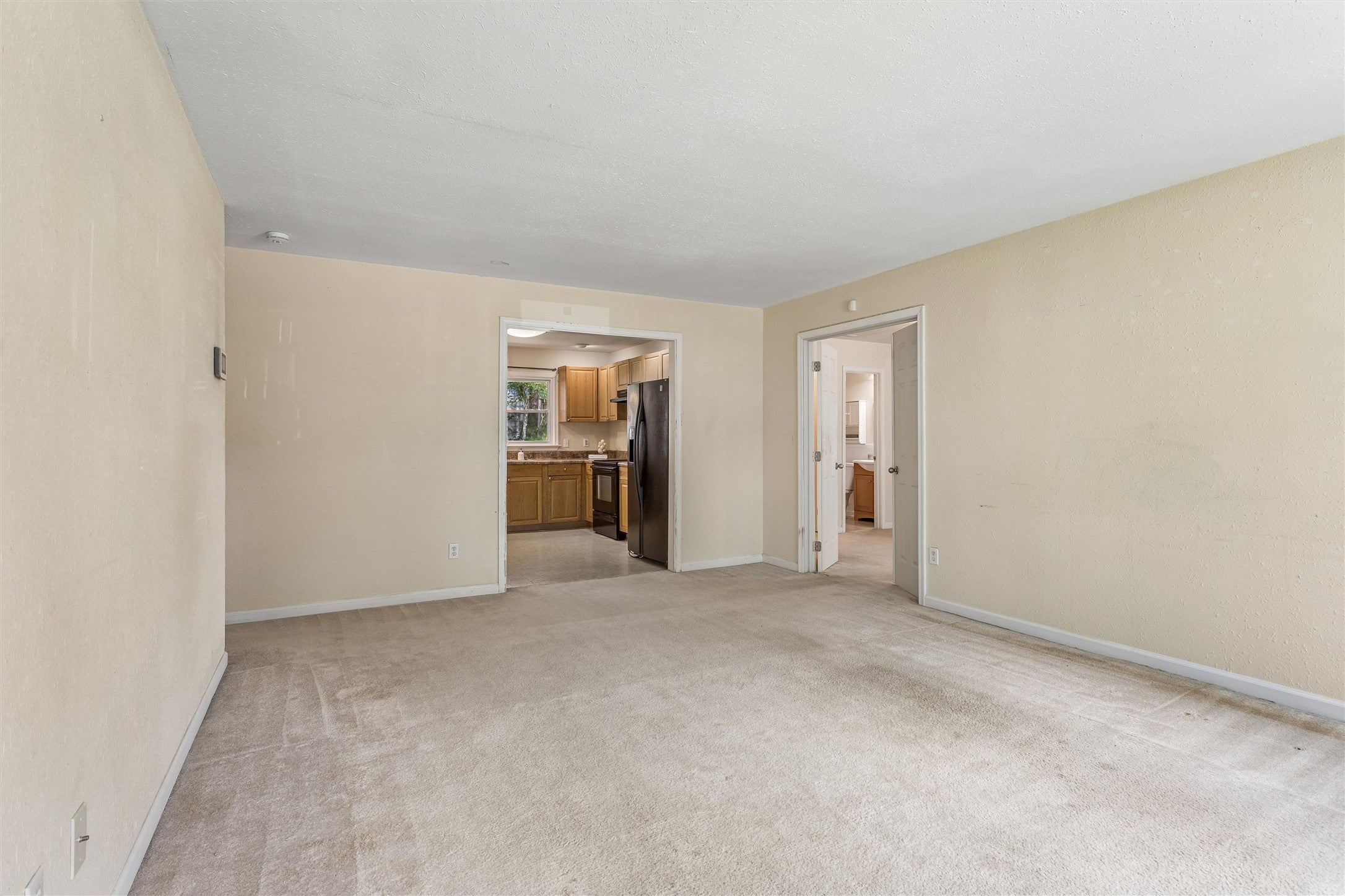 28 Colony Road Newport News, VA 23602 - Photo 3 of 46 Gallery Image 3