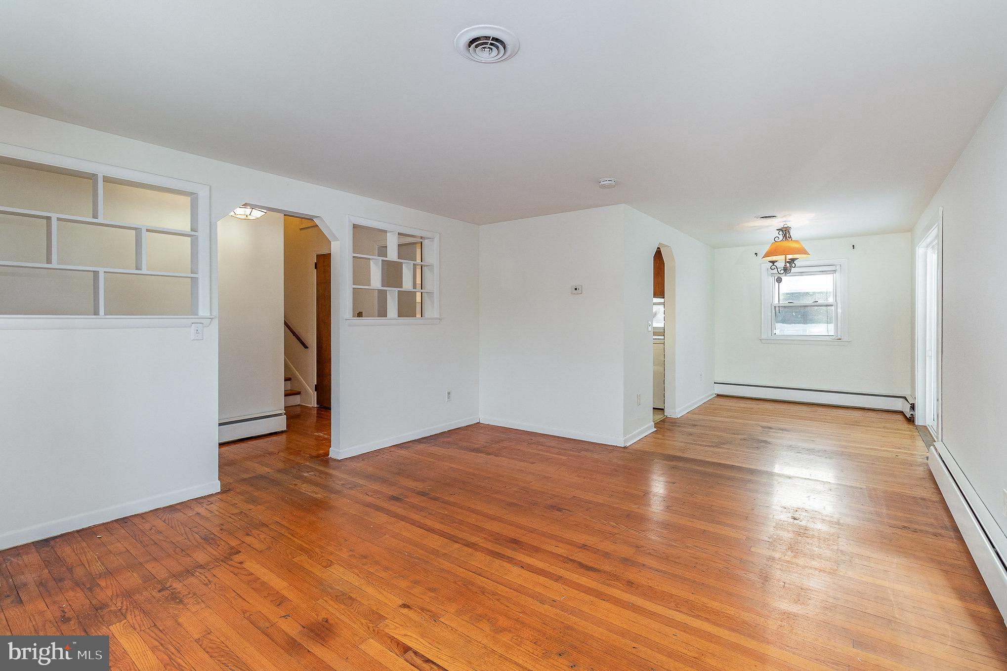 312 Hillside Road Elizabethtown, PA 17022 - Photo 3 of 21 Gallery Image 3