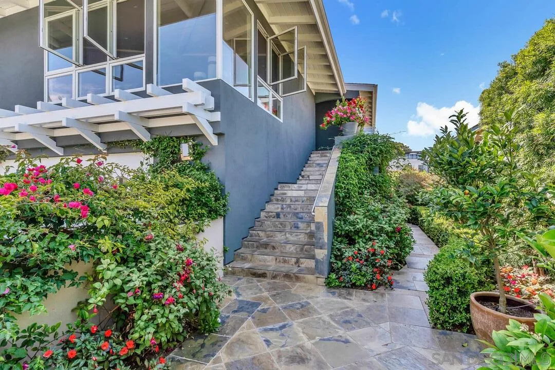 2123 De Mayo Road Del Mar, CA 92014 - Photo 3 of 46 Gallery Image 3
