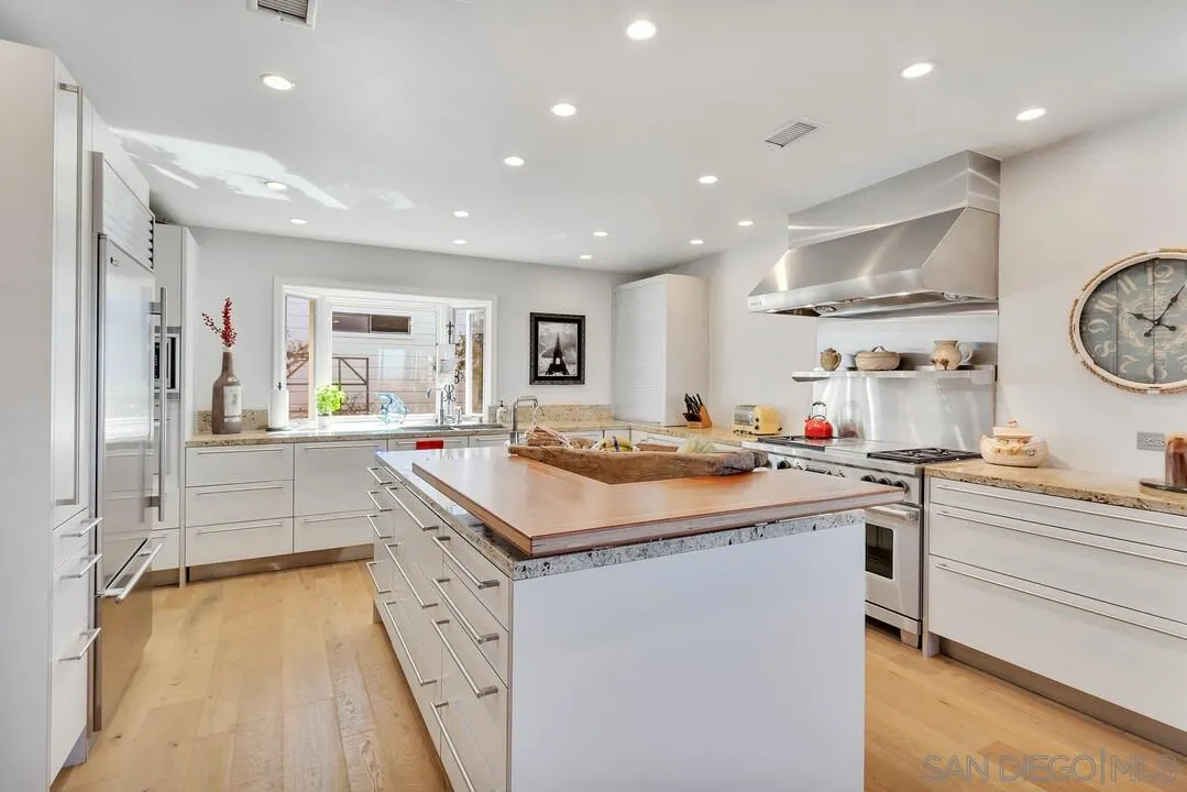 2123 De Mayo Road Del Mar, CA 92014 - Photo 8 of 46 Gallery Image 8