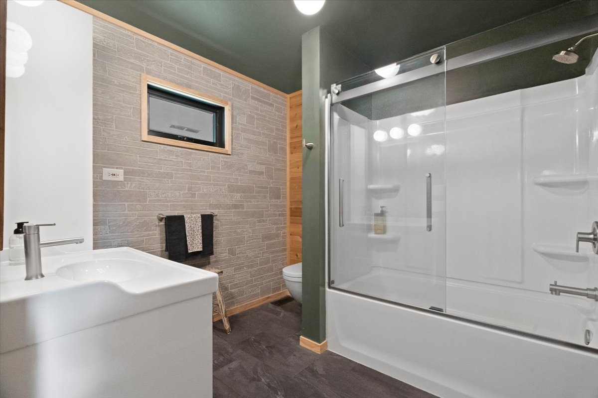 960 Deep Lake Road Antioch, IL 60002 - Photo 29 of 71 Gallery Image 29