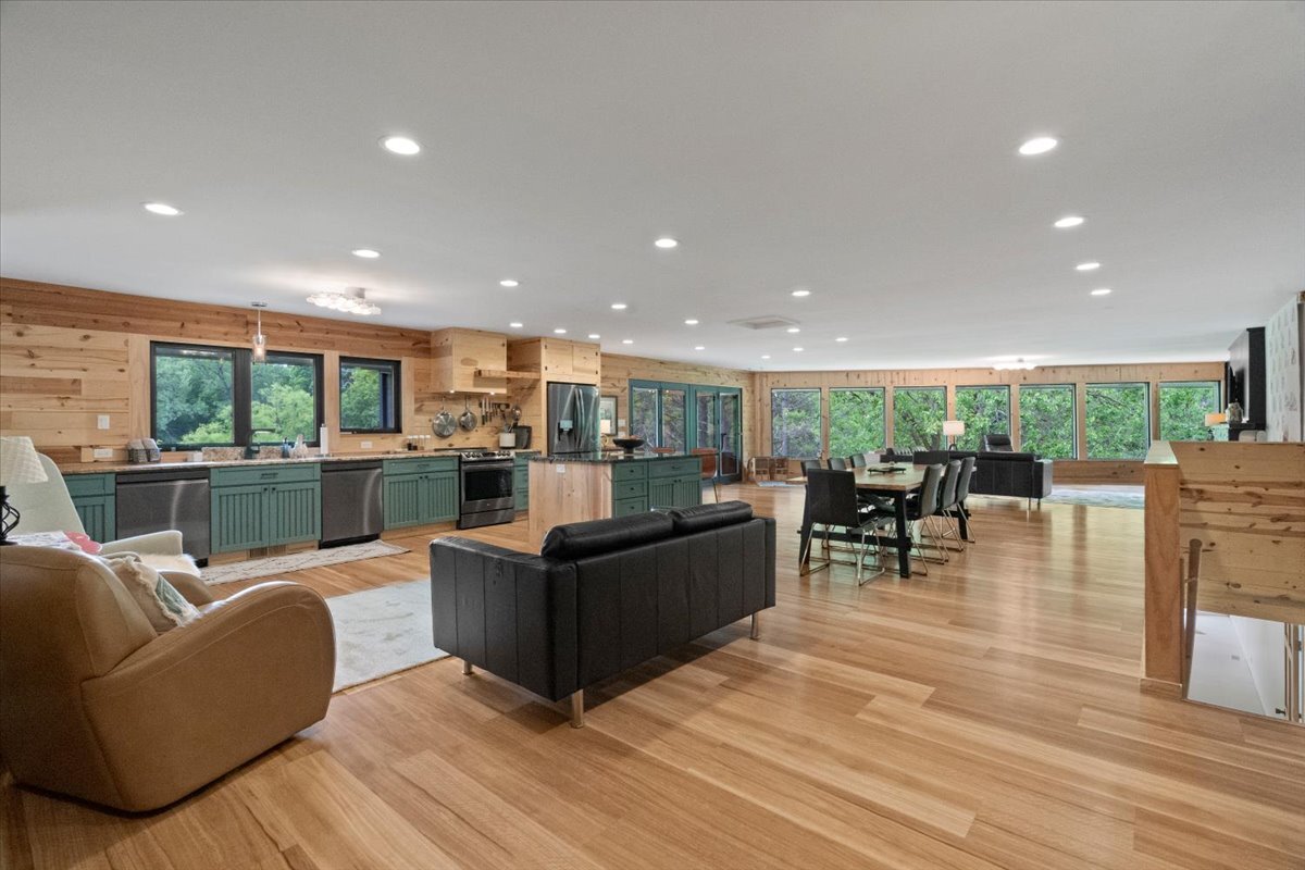 960 Deep Lake Road Antioch, IL 60002 - Photo 4 of 71 Gallery Image 4