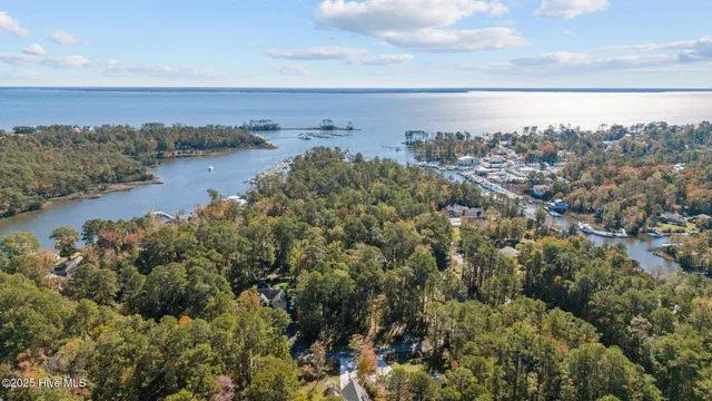 $424,900 | 1403 Seafarer Drive, Oriental, NC 28571