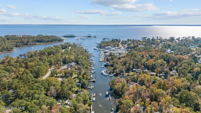 $424,900 | 1403 Seafarer Drive, Oriental, NC 28571