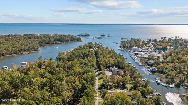 $424,900 | 1403 Seafarer Drive, Oriental, NC 28571