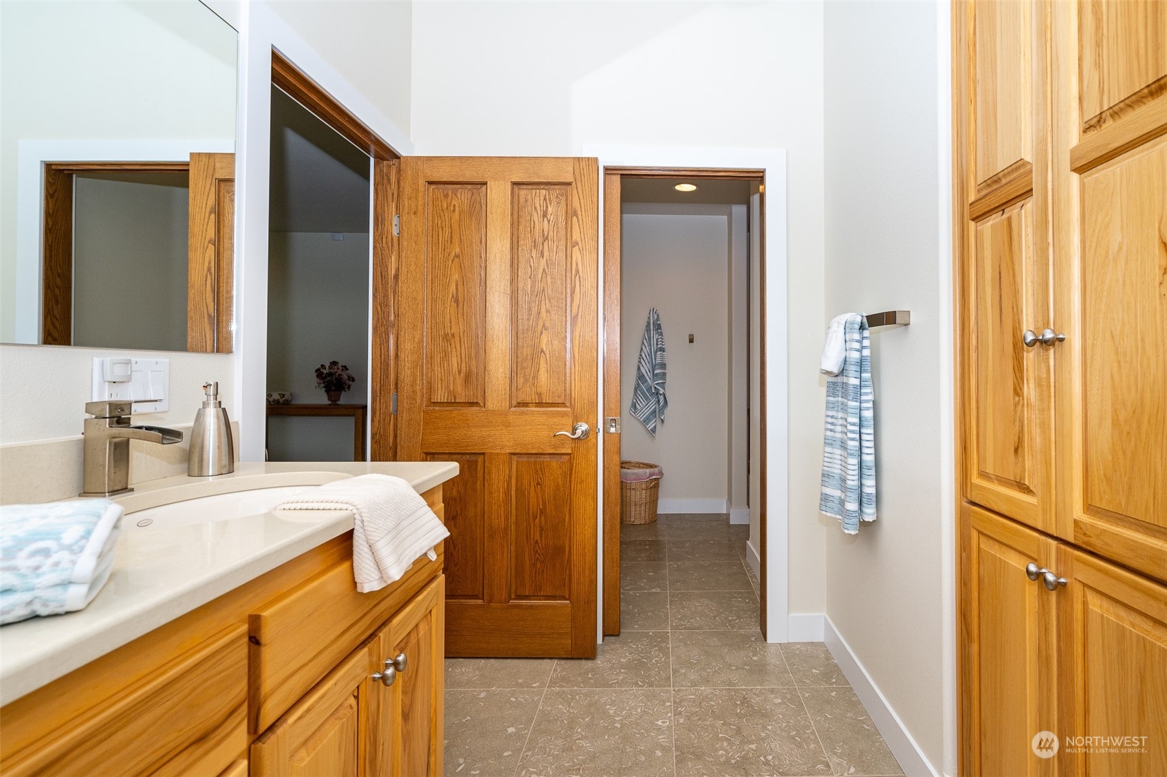 188 Spooner Road Chehalis, WA 98532 - Photo 27 of 40 a bathroom with a granite countertop sink and a mirror