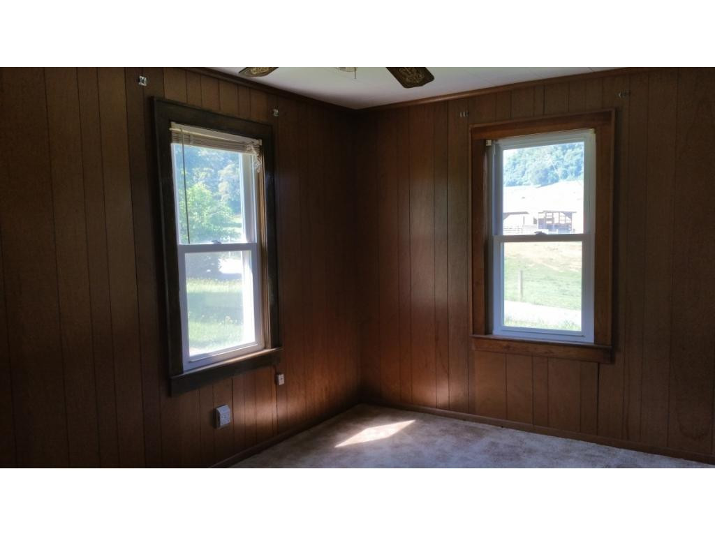 176 Willocks Road Johnson City, TN 37601 - Photo 11 of 11 Room off Living Room
