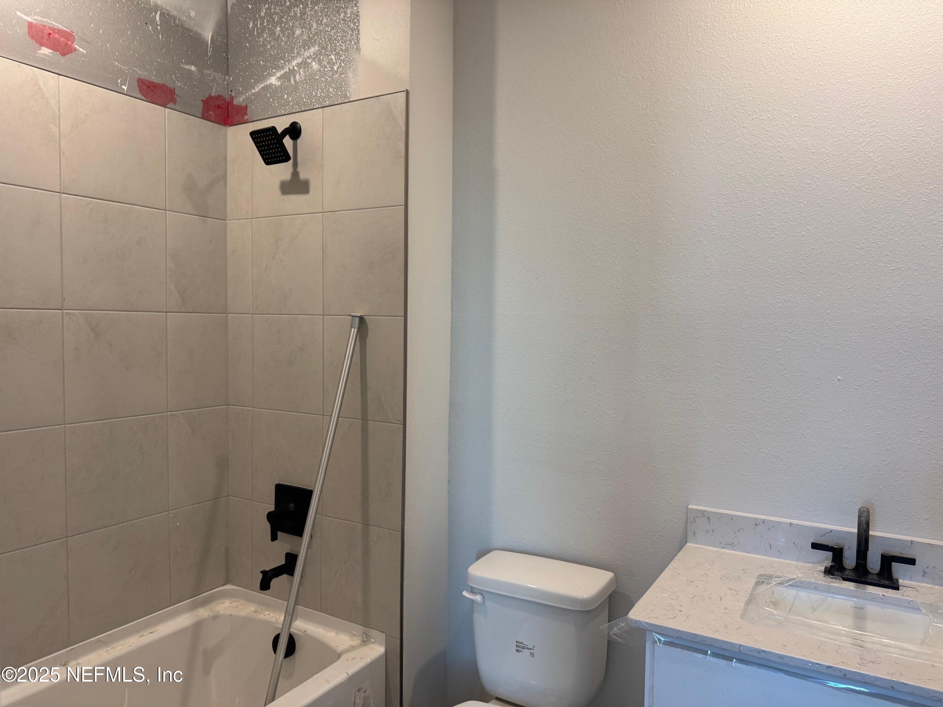 96268 Broadmoore Road Fernandina Beach, FL 32034 - Photo 17 of 18 en suite bath
