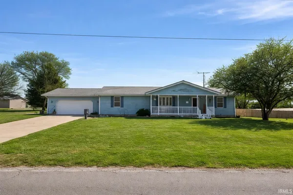 $270,000 | 245 East Schlomer Road, Vincennes, IN 47591