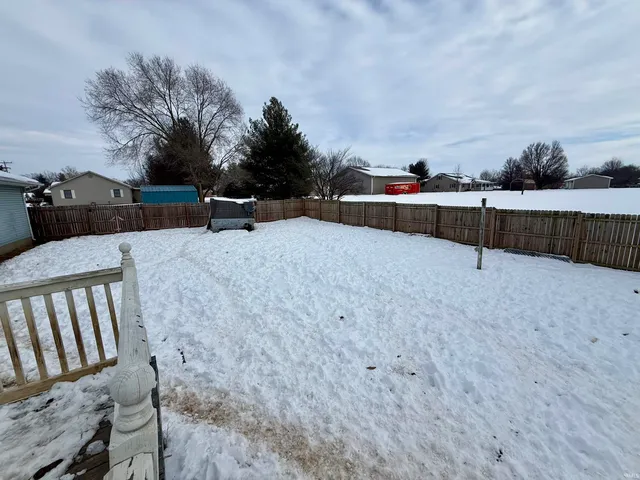 $280,000 | 245 East Schlomer Road, Vincennes, IN 47591