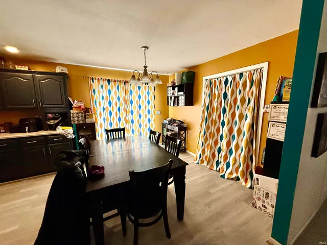 $280,000 | 245 East Schlomer Road, Vincennes, IN 47591