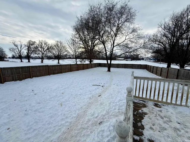 $280,000 | 245 East Schlomer Road, Vincennes, IN 47591