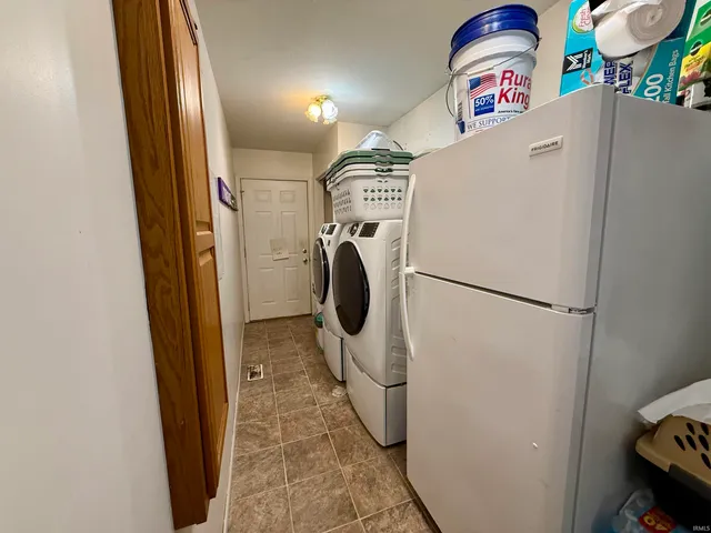 $280,000 | 245 East Schlomer Road, Vincennes, IN 47591