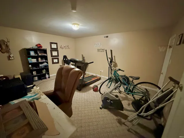 $280,000 | 245 East Schlomer Road, Vincennes, IN 47591