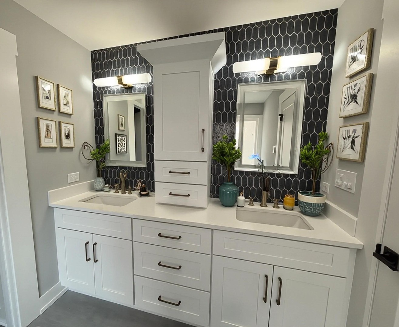 5535 Brookbank Road Downers Grove, IL 60516 - Photo 10 of 22 a bathroom with a sink and a mirror