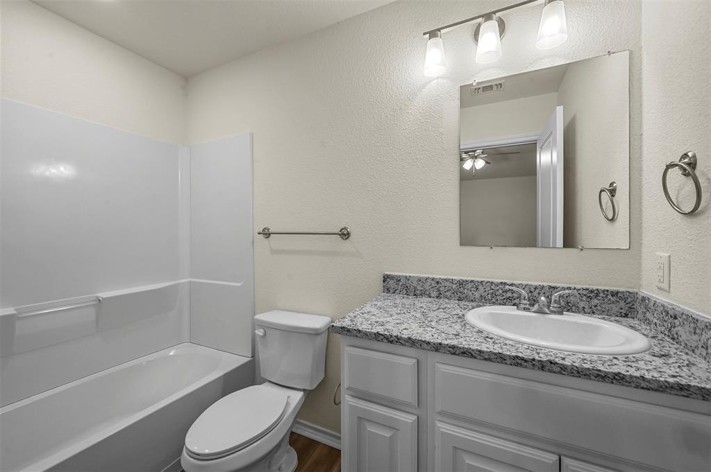 105 Southeast 4th Street, Unit 2 Bonham, TX 75418 - Photo 10 of 23