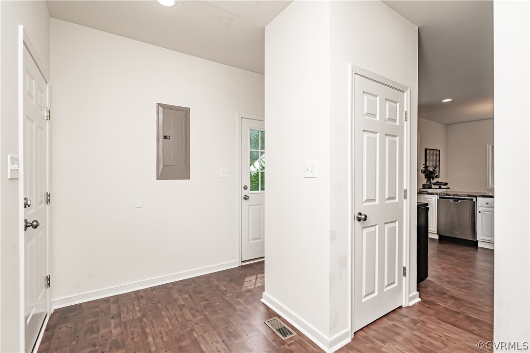 9907 Capri Road Henrico, VA 23229 - Photo 10 of 22 Gallery Image 10