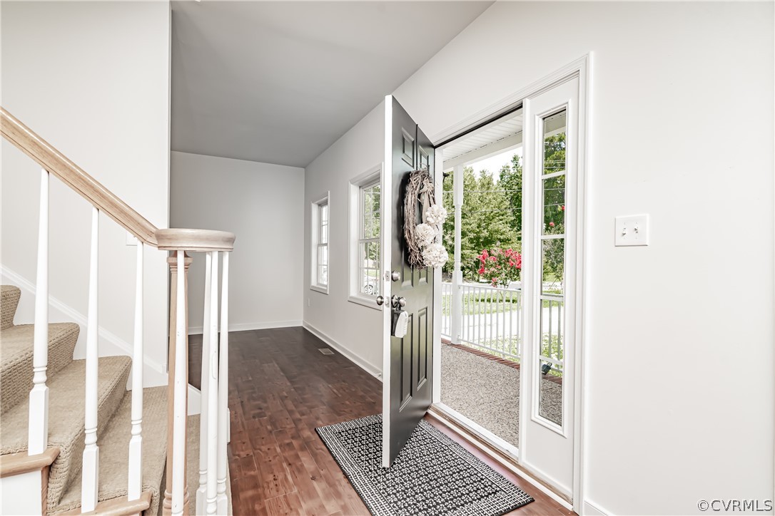 9907 Capri Road Henrico, VA 23229 - Photo 3 of 22 Gallery Image 3