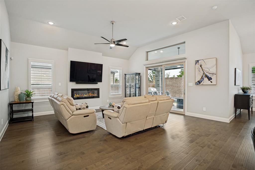 1036 Boardwalk Road Allen, TX 75013 - Photo 7 of 36