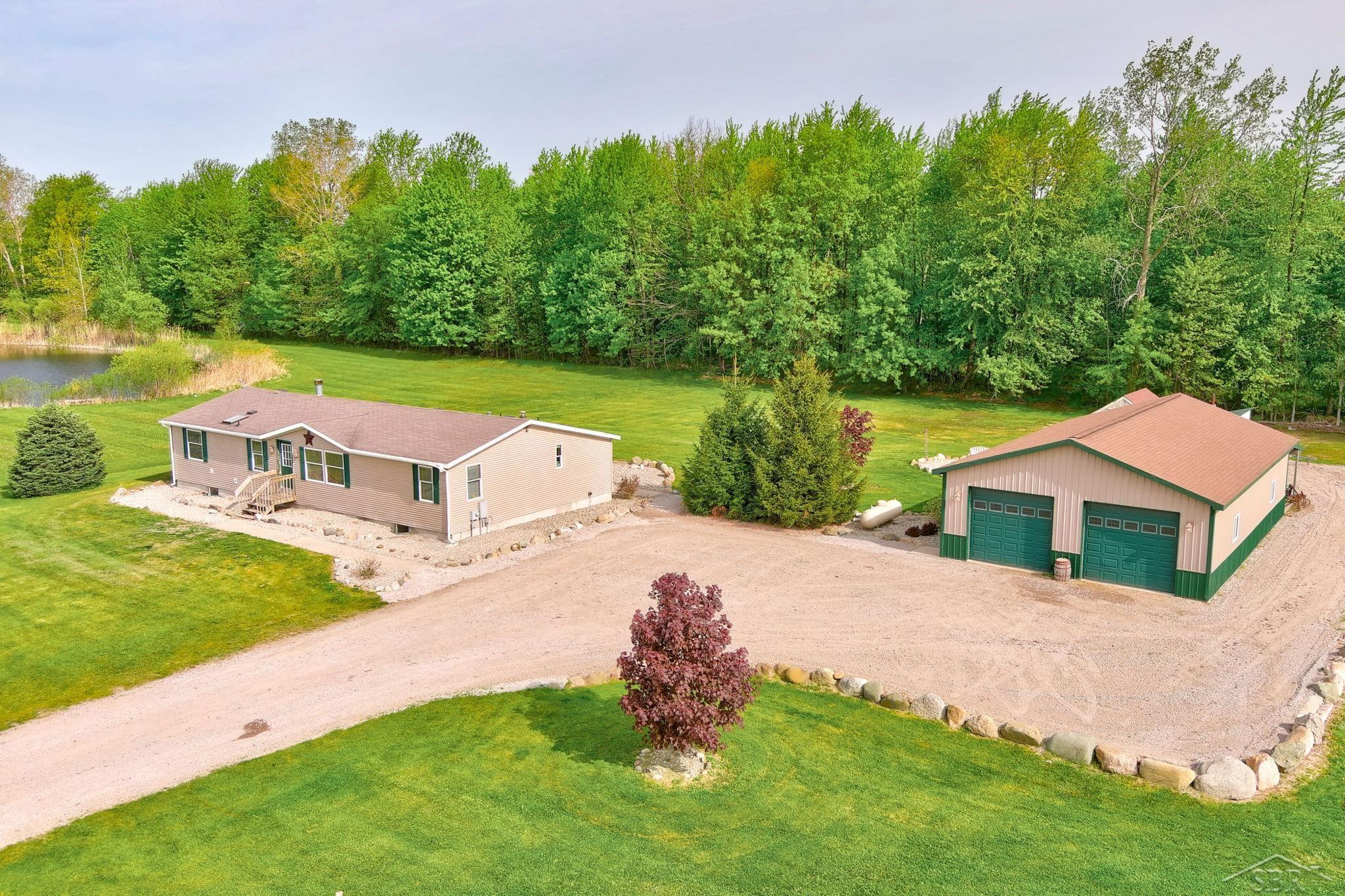 18890 Lakefield Road Merrill, MI 48637 - Photo 1 of 46 50109212.JPG